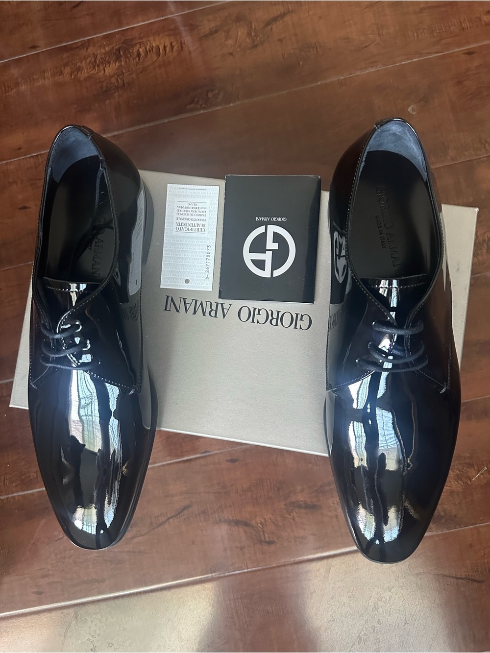 Giorgio Armani Men's Glossy Black Patent Leather Lace-Up Oxfords